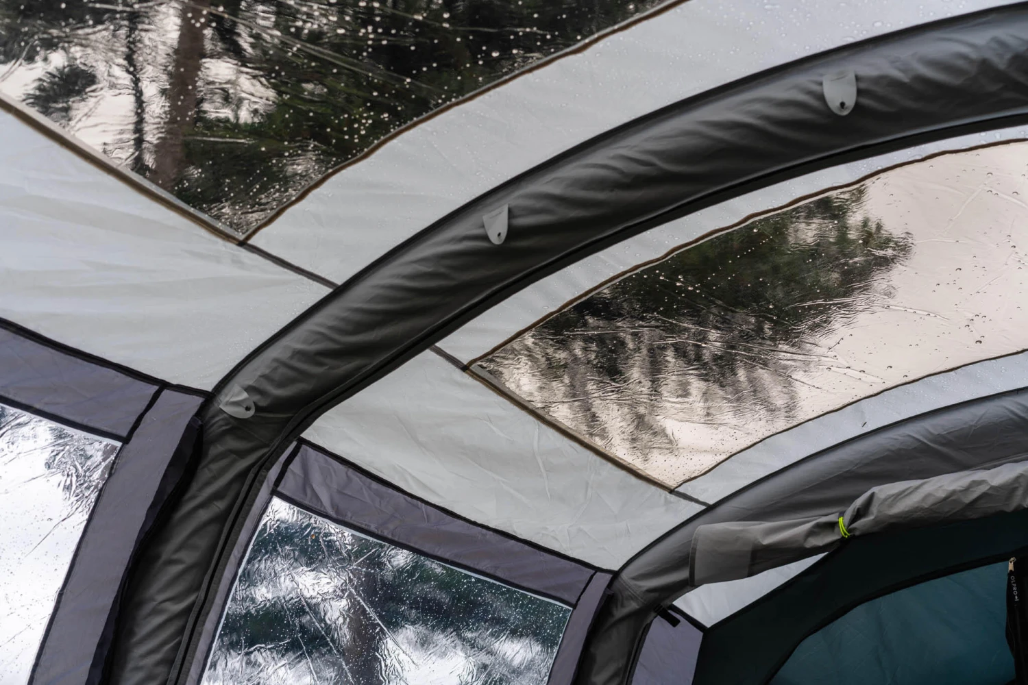 OLPRO Blakedown Breeze 4 Berth Inflatable Tent 9 OLPRO Blakedown Breeze 4 Berth Inflatable Tent - Image 7